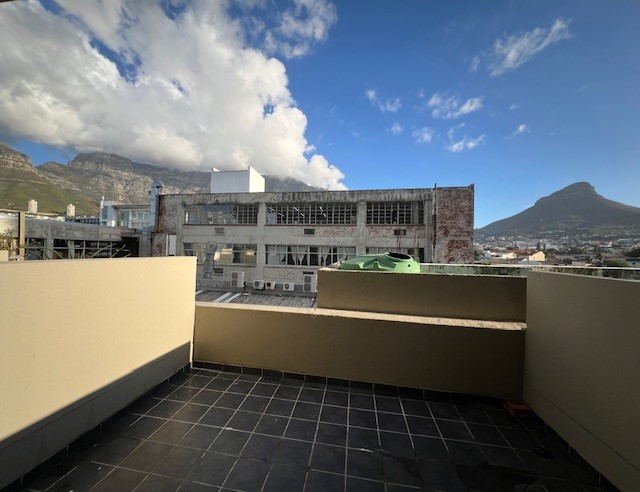 1 Bedroom Property for Sale in Zonnebloem Western Cape